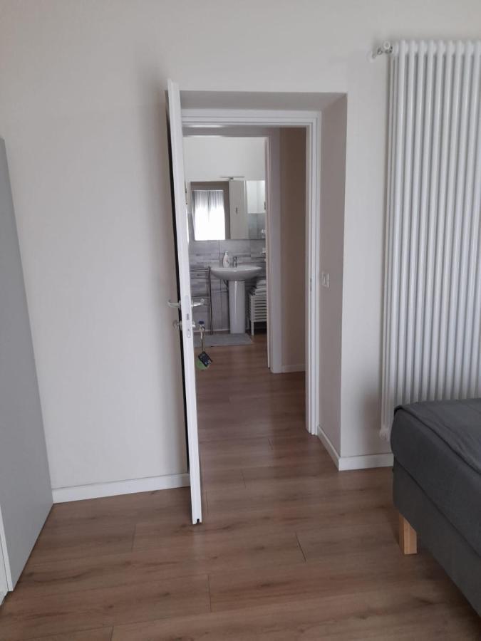 Affittacamere The Door In The Room And Parking Space Garlate Exteriör bild